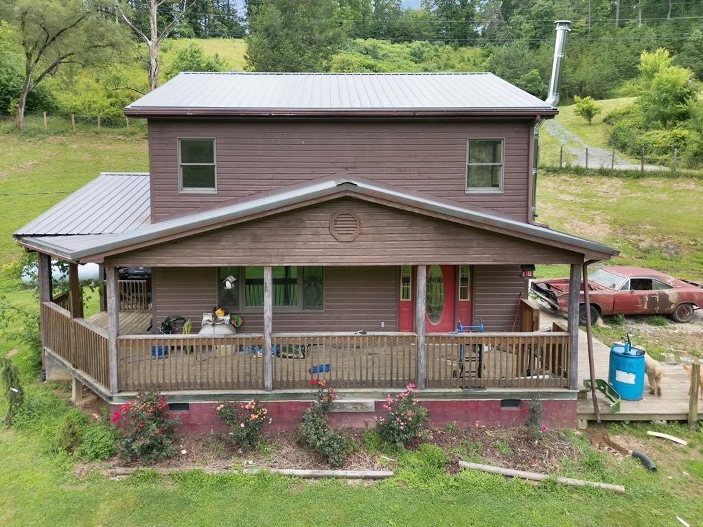 Single Family 3BR 3BA - 475 Gerald Carr Drive, Flat Gap, KY