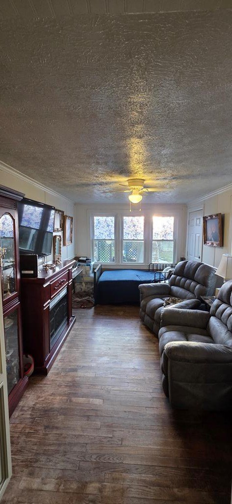 Single Family 4BR 2BA - 361 Kelly Avenue, OAK HILL, WV