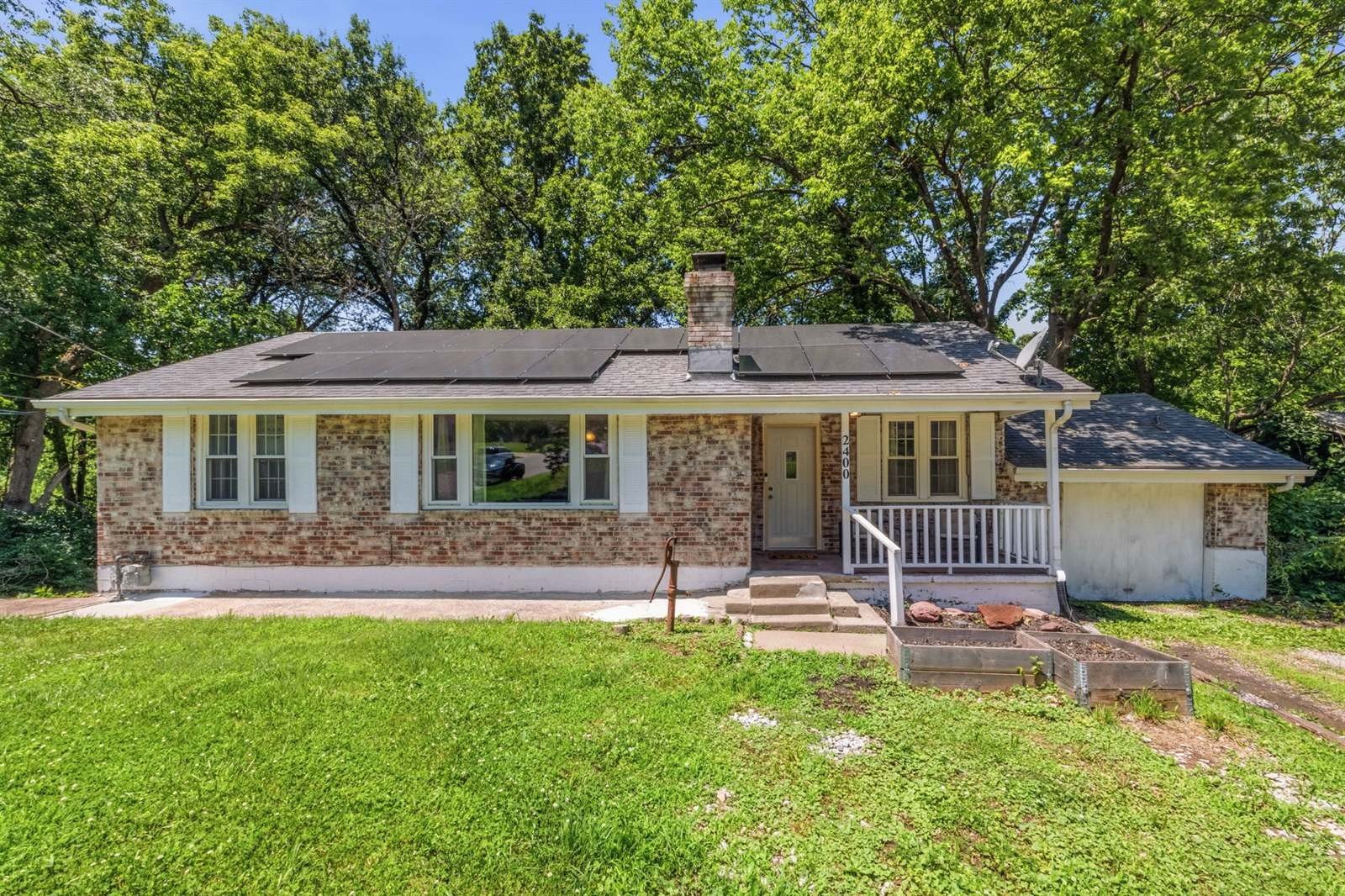 Single Family 2BR 1BA - 2400 51st St, Kansas City, KS
