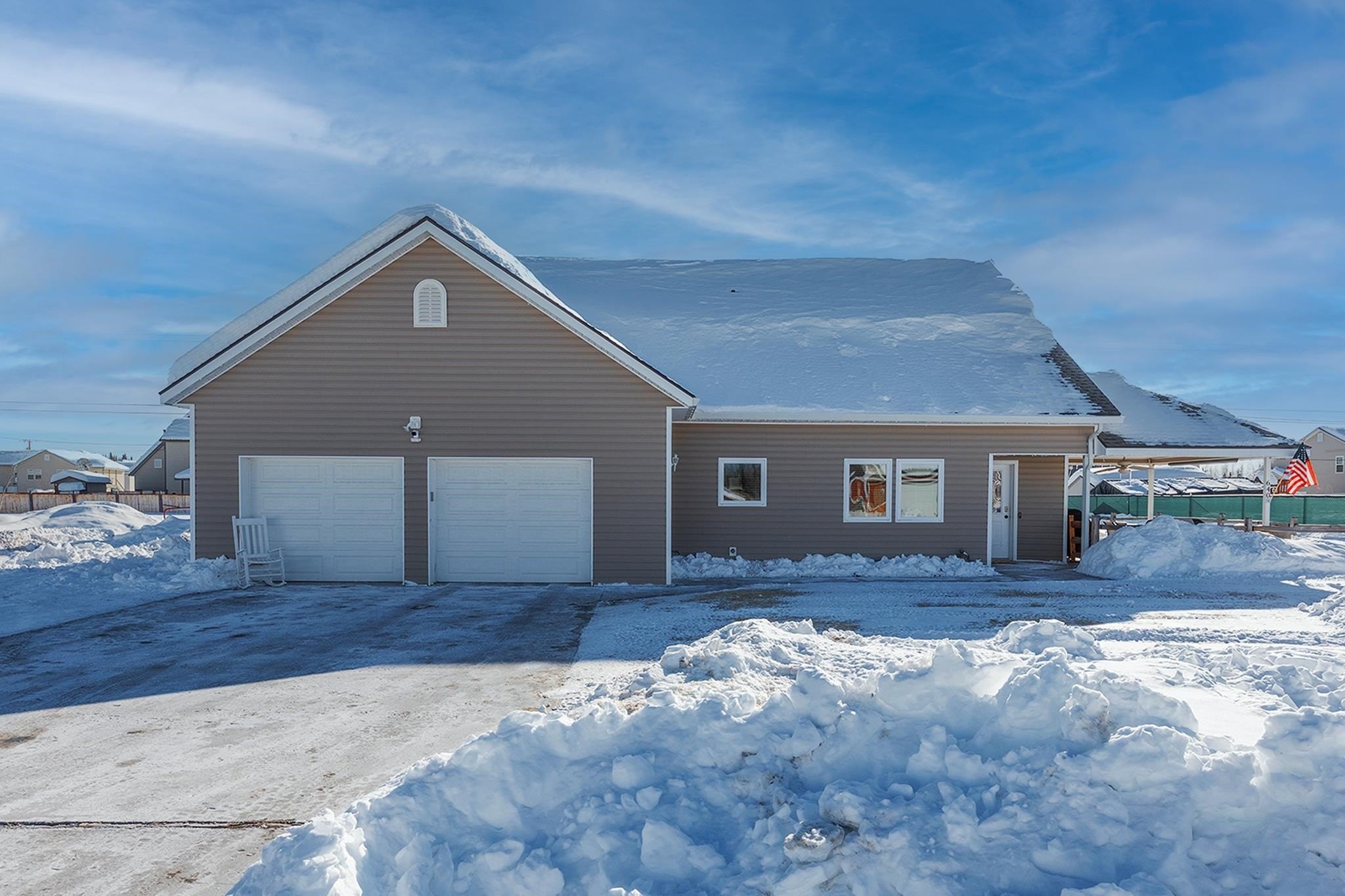 Single Family 4BR 3BA - 640 W 4TH AVENUE, North Pole, AK