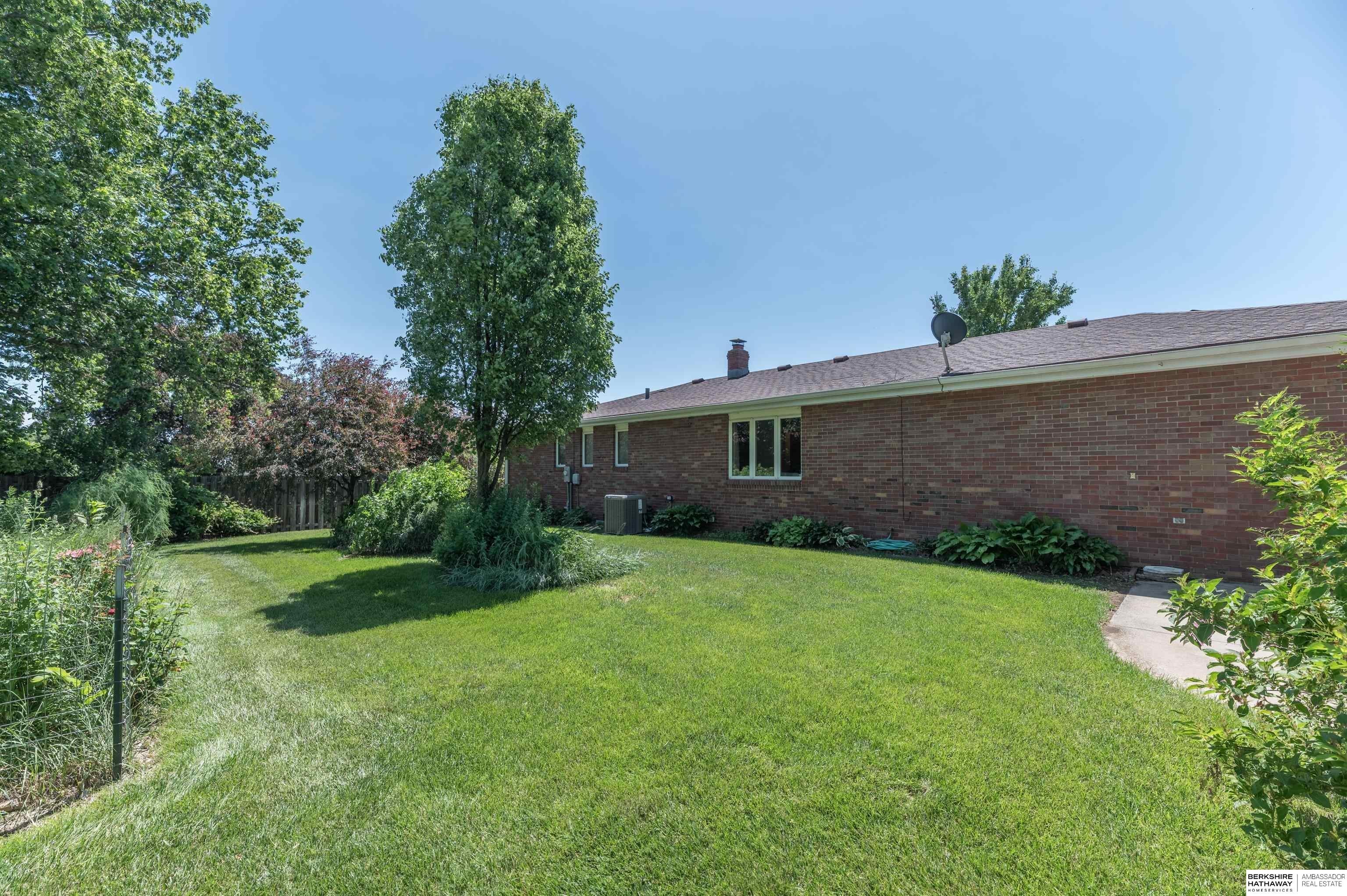 Single Family 3BR 3BA - 5718 Willit Street, Omaha, NE
