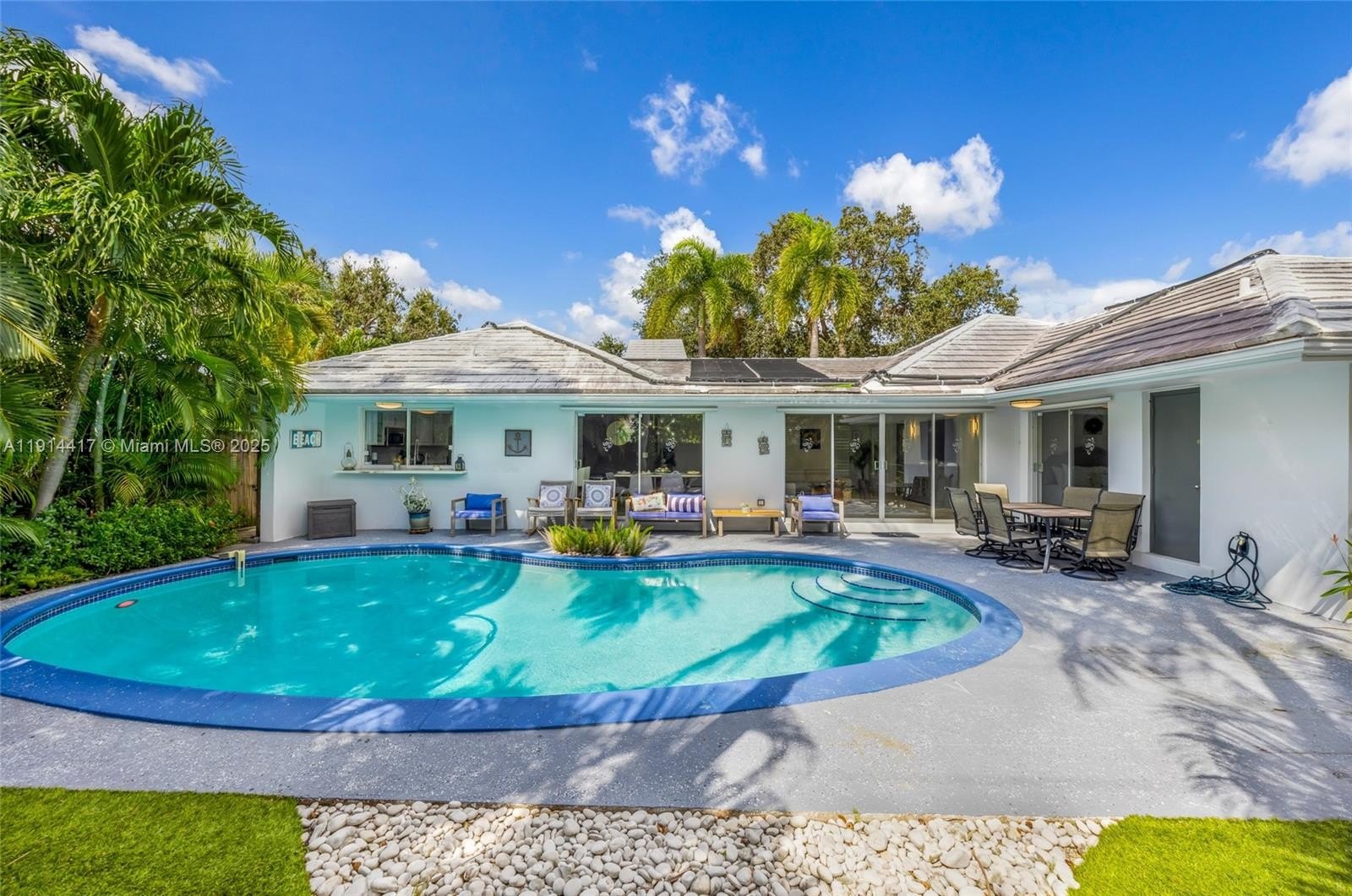 Single Family 3BR 2BA - 2132 NE 63rd Ct, Fort Lauderdale, FL