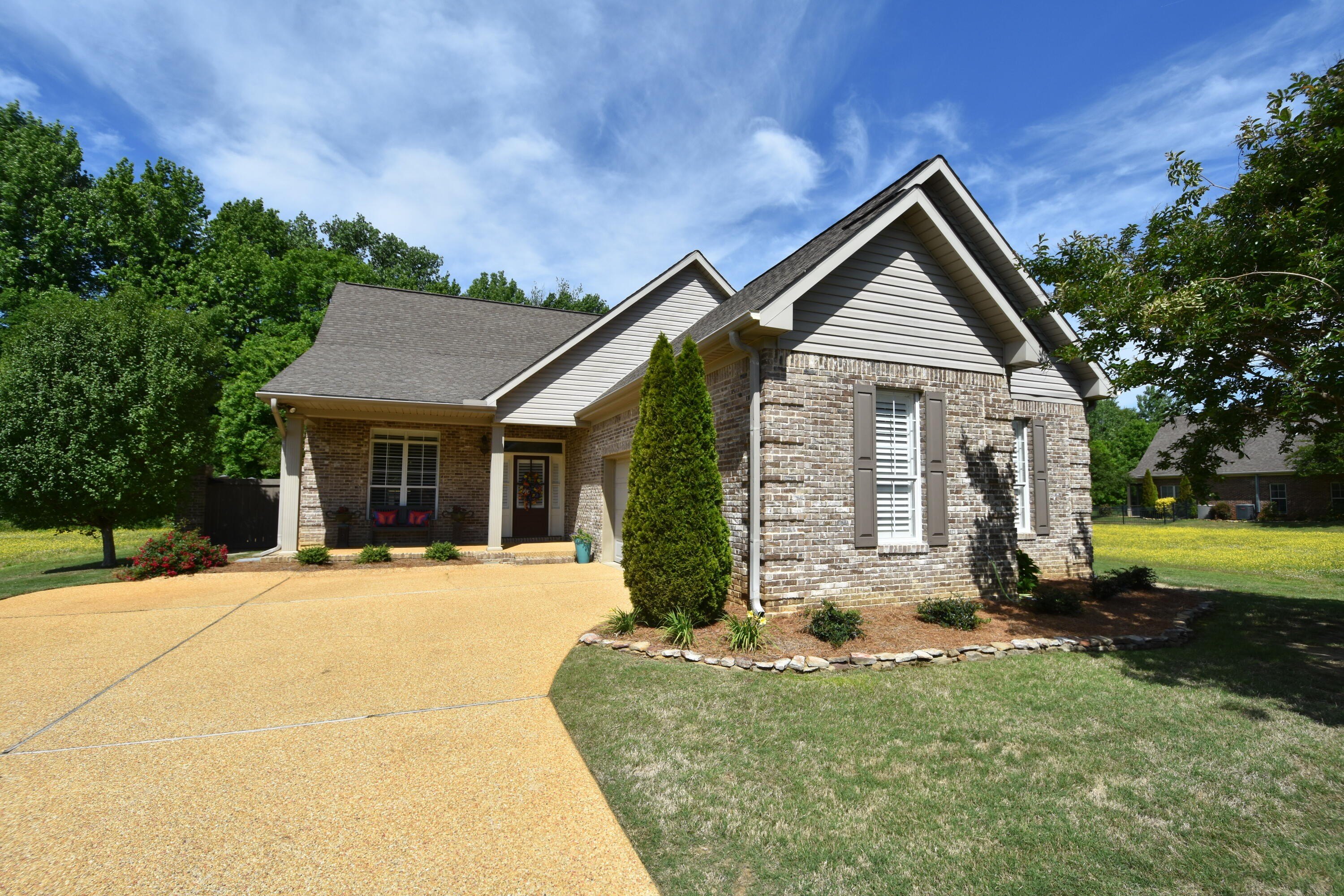 Single Family 3BR 2BA - 227 Silver Tree, Tupelo, MS
