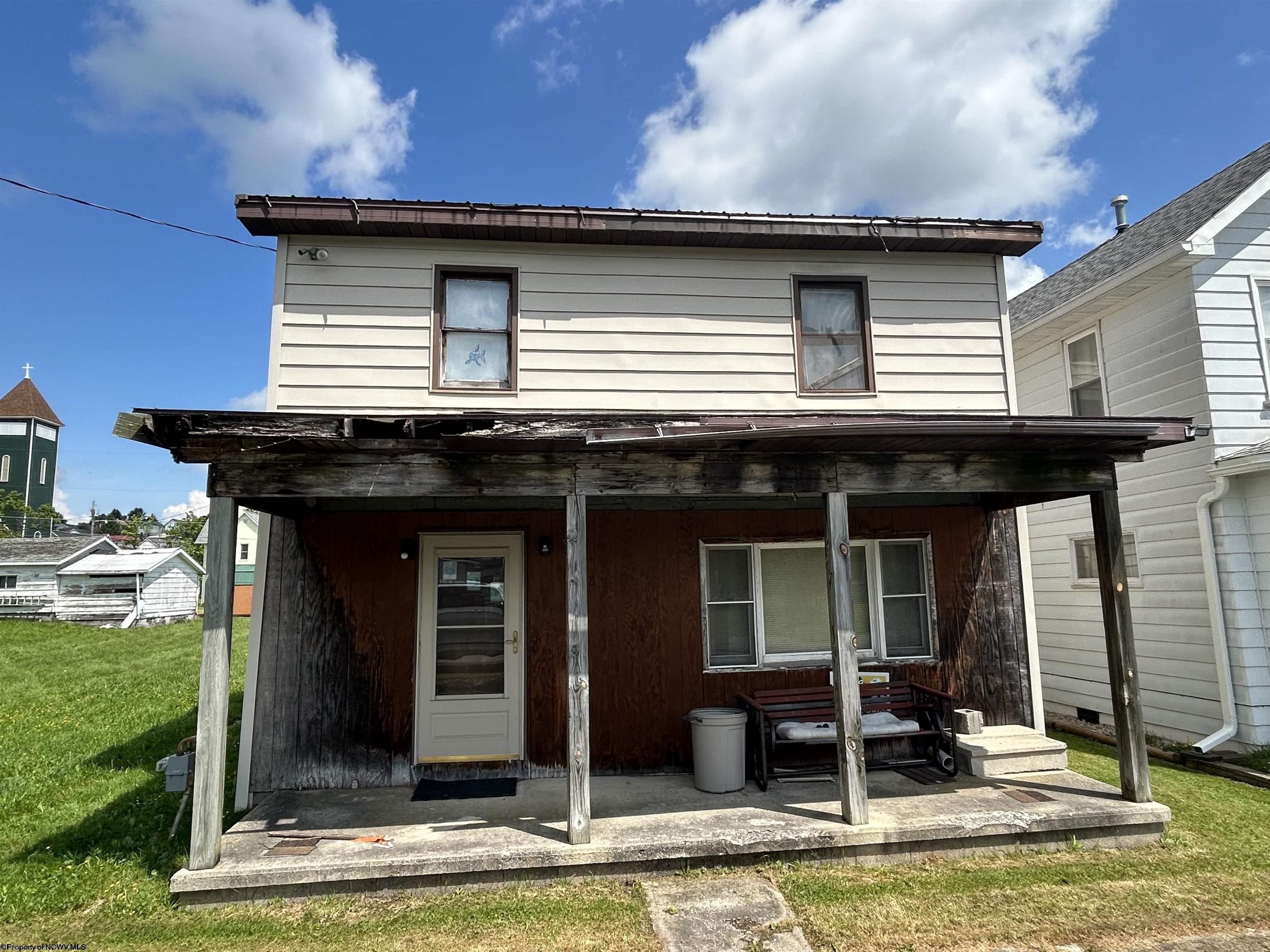 Single Family 4BR 2BA - 268 Henry Avenue, Davis, WV
