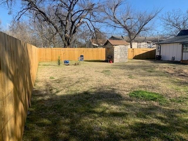 Single Family 2BR 1BA - 511 E Washington Street, Denison, TX