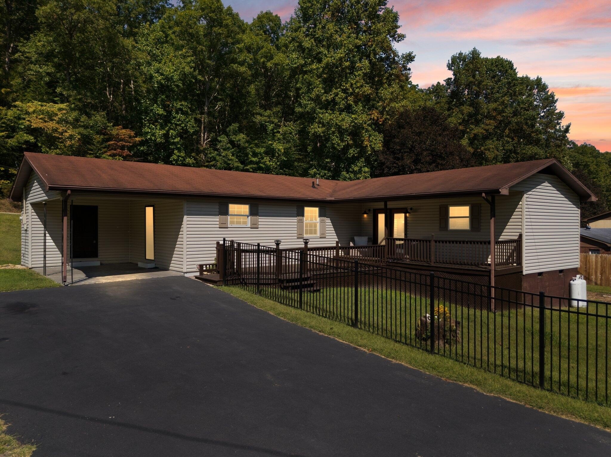 15 Reece Blvd  