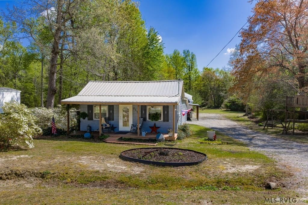 Single Family 2BR 1BA - 217 Easton Street, Roanoke Rapids, NC