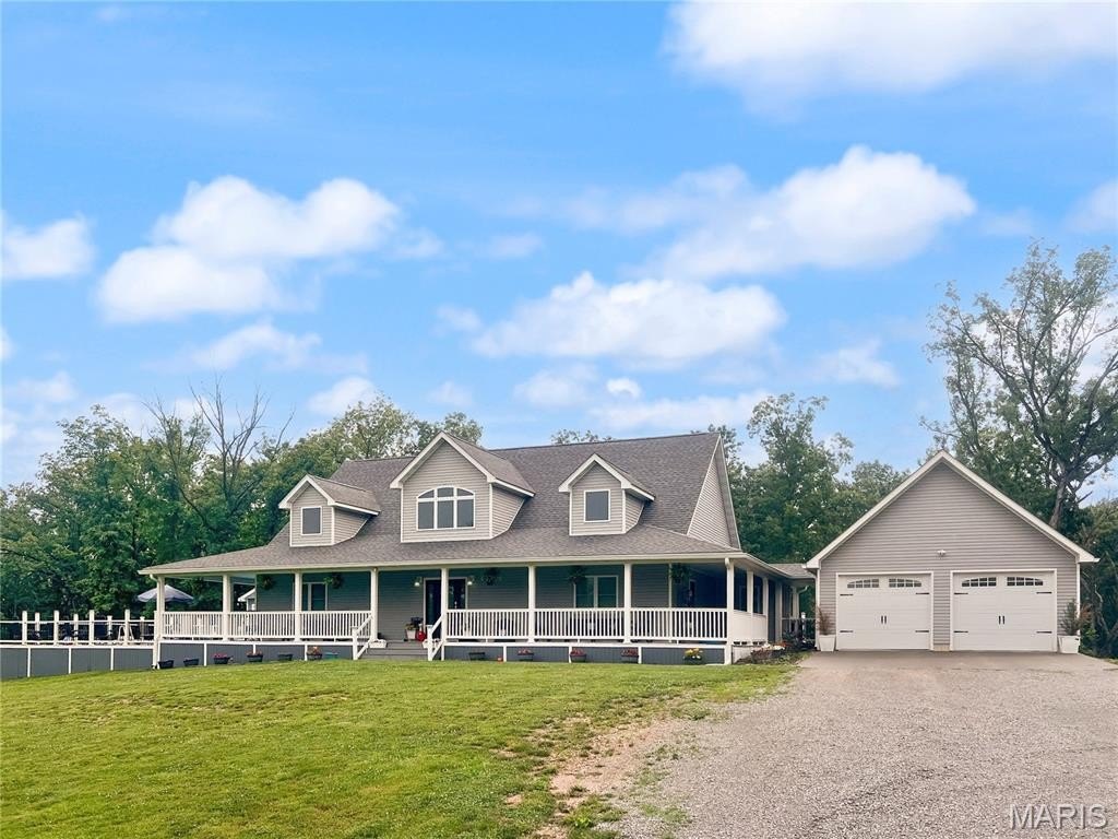 Single Family 4BR 3BA - 13833 New London Gravel Road, New London, MO