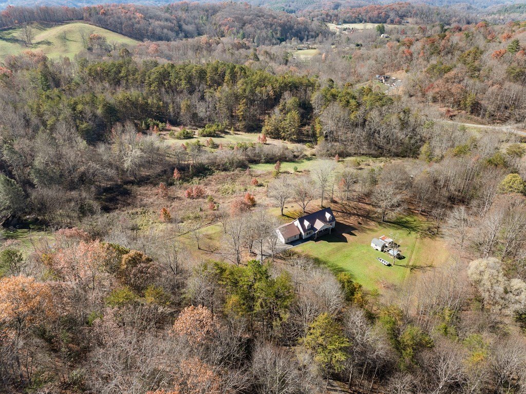 Single Family 3BR 2BA - 70 Pierce Elders Rd, Whittier, NC