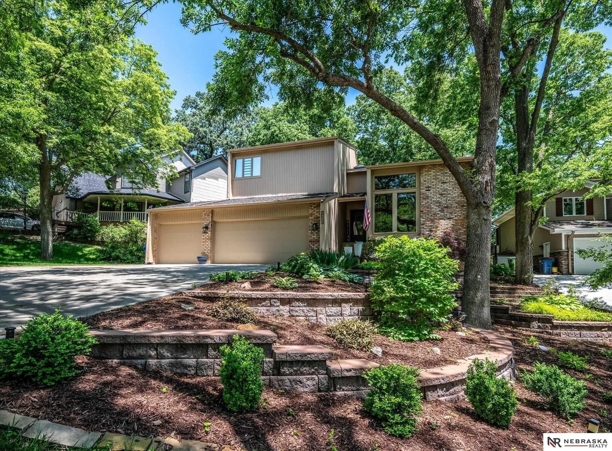 Single Family 3BR 3BA - 1011 Day Drive, Bellevue, NE