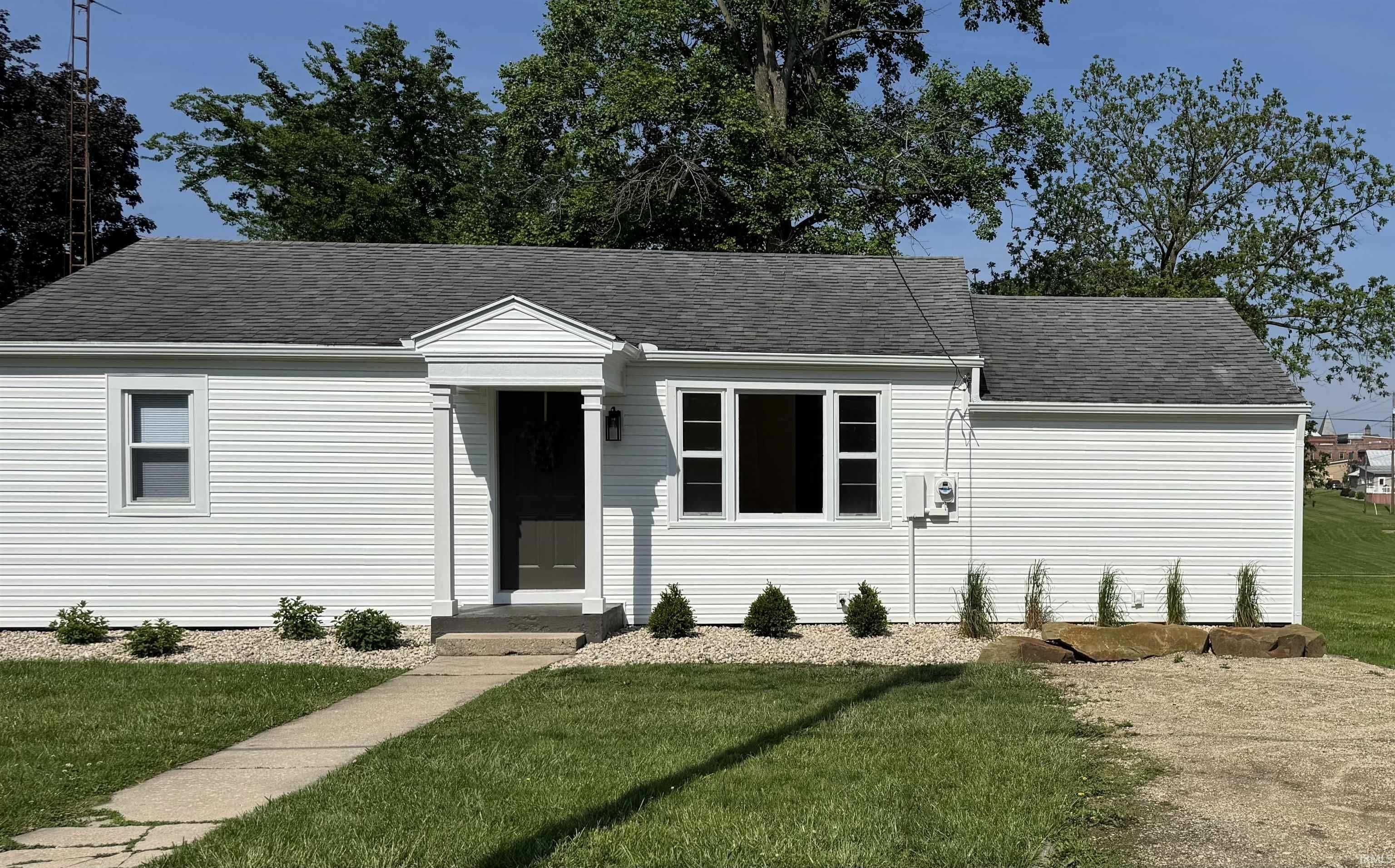 Single Family 3BR 2BA - 156 S Miller Avenue, Albany, IN