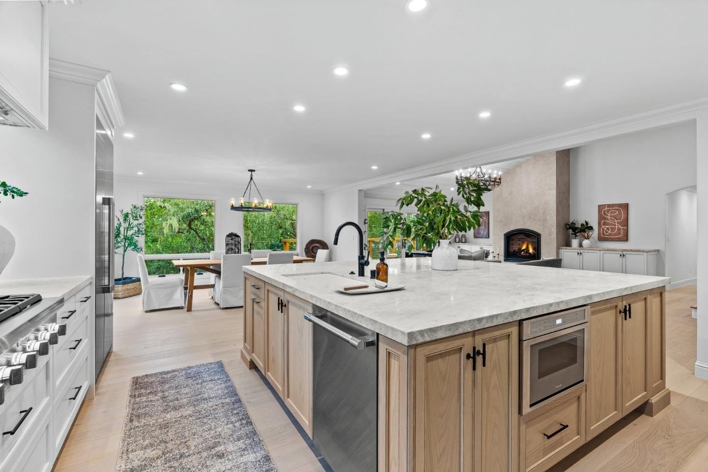 Single Family 4BR 3BA - 1025 Sombrero RD, PEBBLE BEACH, CA