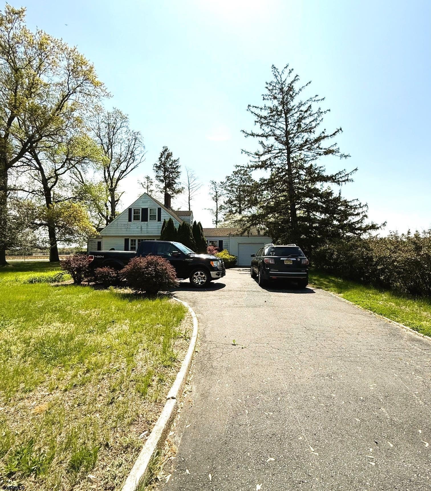 Single Family 4BR 2BA - 4 E Finley Road, Upper Deerfield Township, NJ