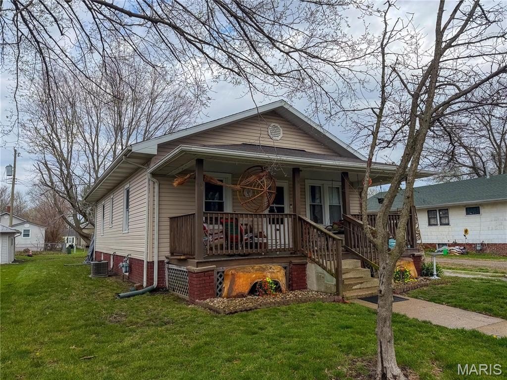 Single Family 2BR 1BA - 818 S State Street, Litchfield, IL