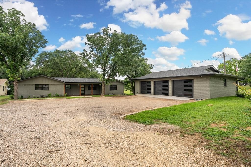 Single Family 3BR 2BA - 499 County Road 1812, Clifton, TX