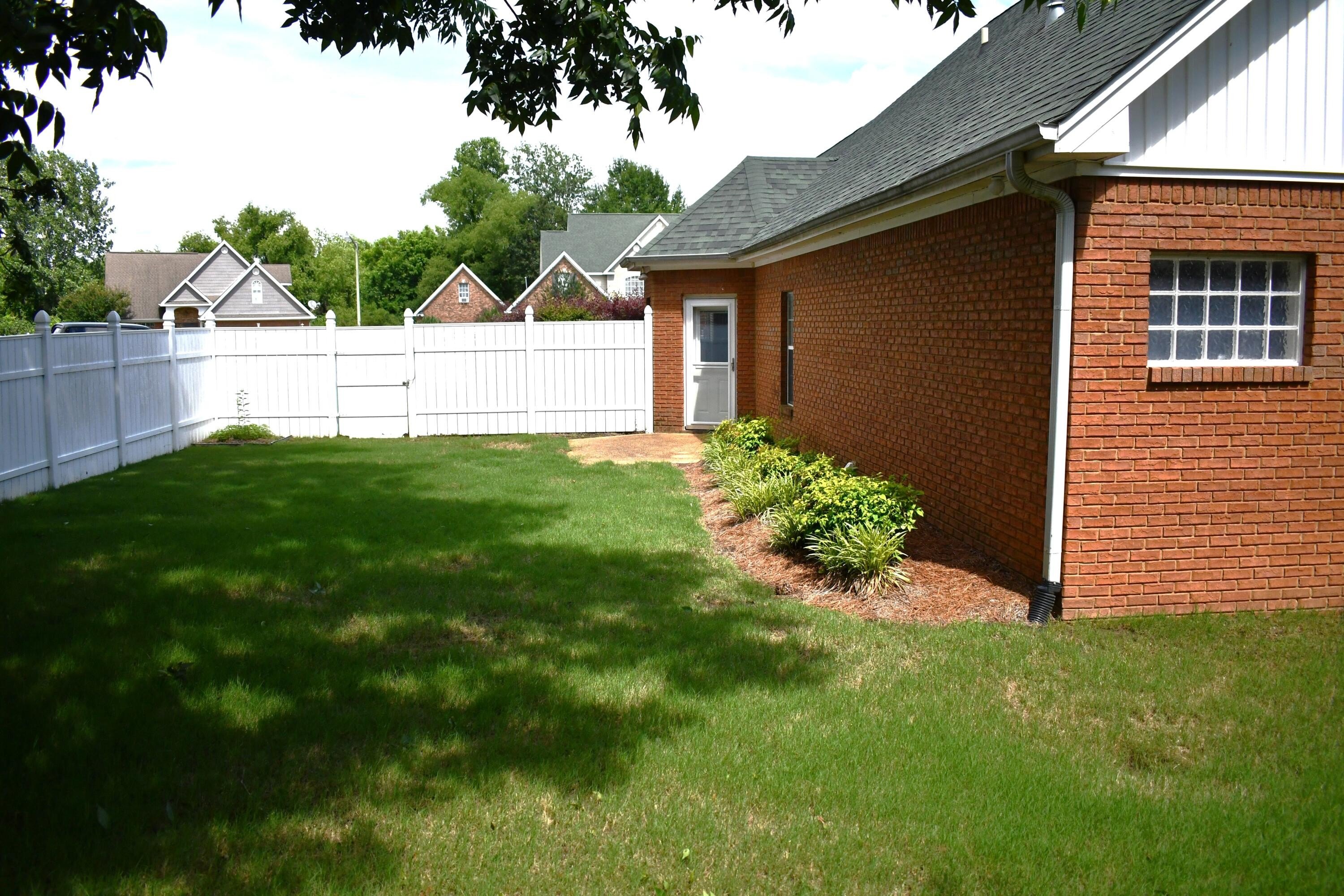 Single Family 4BR 3BA - 119 Scenic Cove, Saltillo, MS