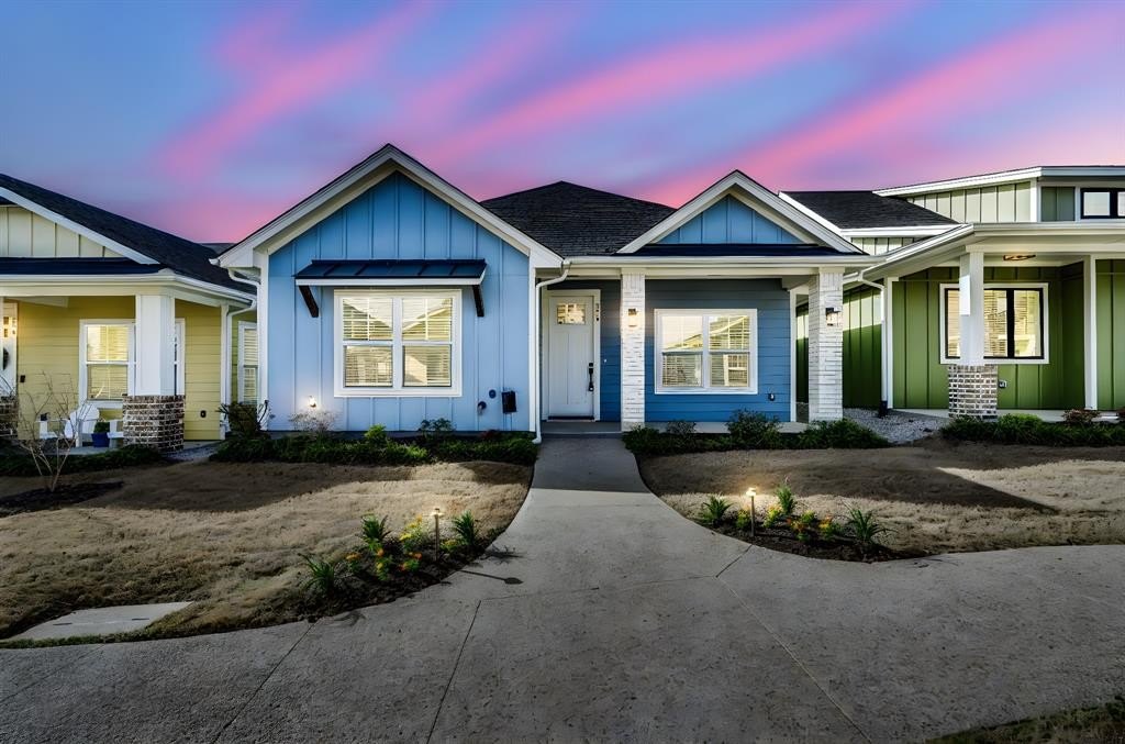 Single Family 2BR 2BA - 314 Woodside Trail, Waxahachie, TX