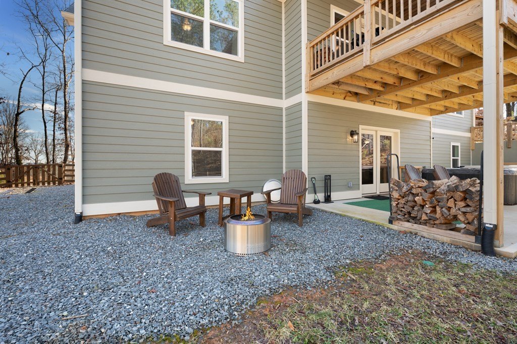 Single Family 4BR 3BA - 218 Oak Wood Lane, Ellijay, GA