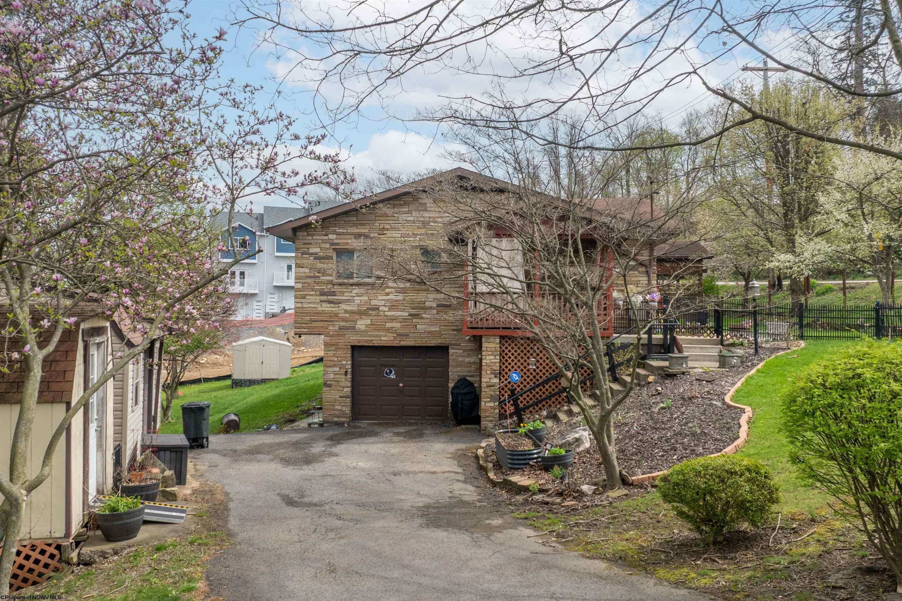 Single Family 3BR 3BA - 1009 Chestnut Ridge Road, Morgantown, WV
