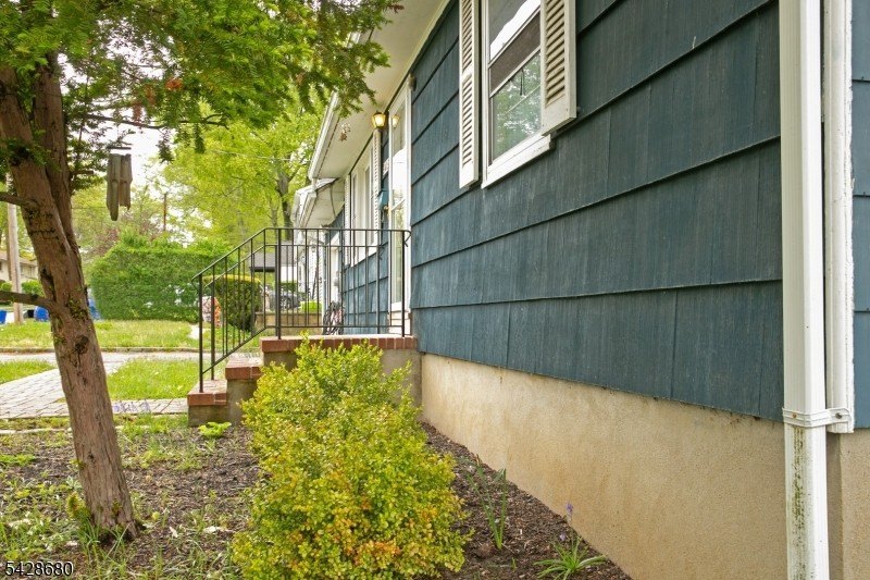 Single Family 2BR 1BA - 161 Beachwood Rd, Parsippany-Troy Hills Twp., NJ