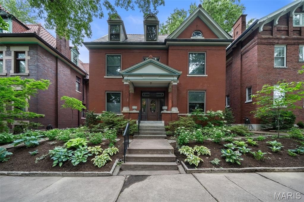 Single Family 4BR 3BA - 3537 Crittenden Street, St Louis, MO