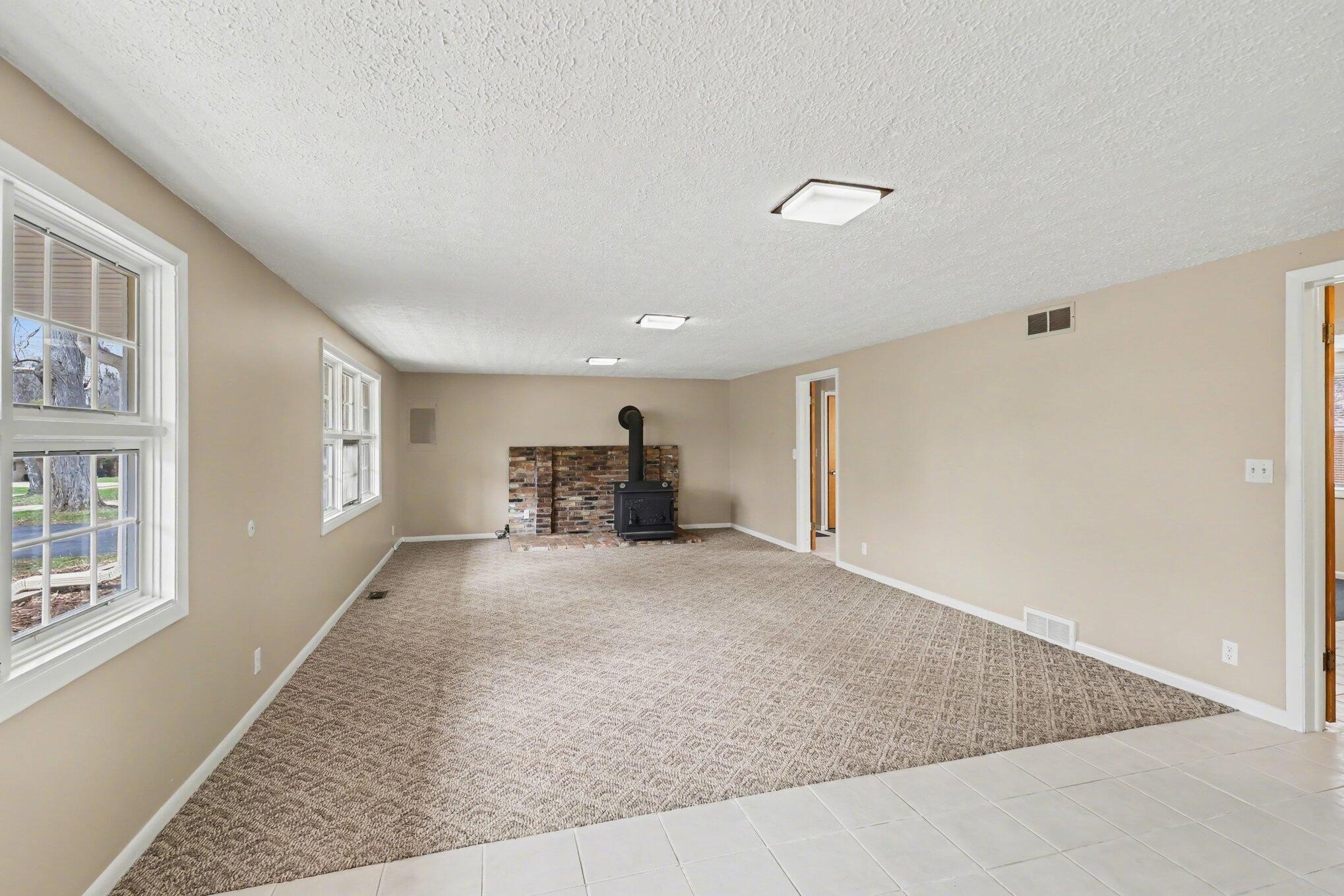 Single Family 4BR 3BA - 5029 Harriett Drive, Jackson, MI