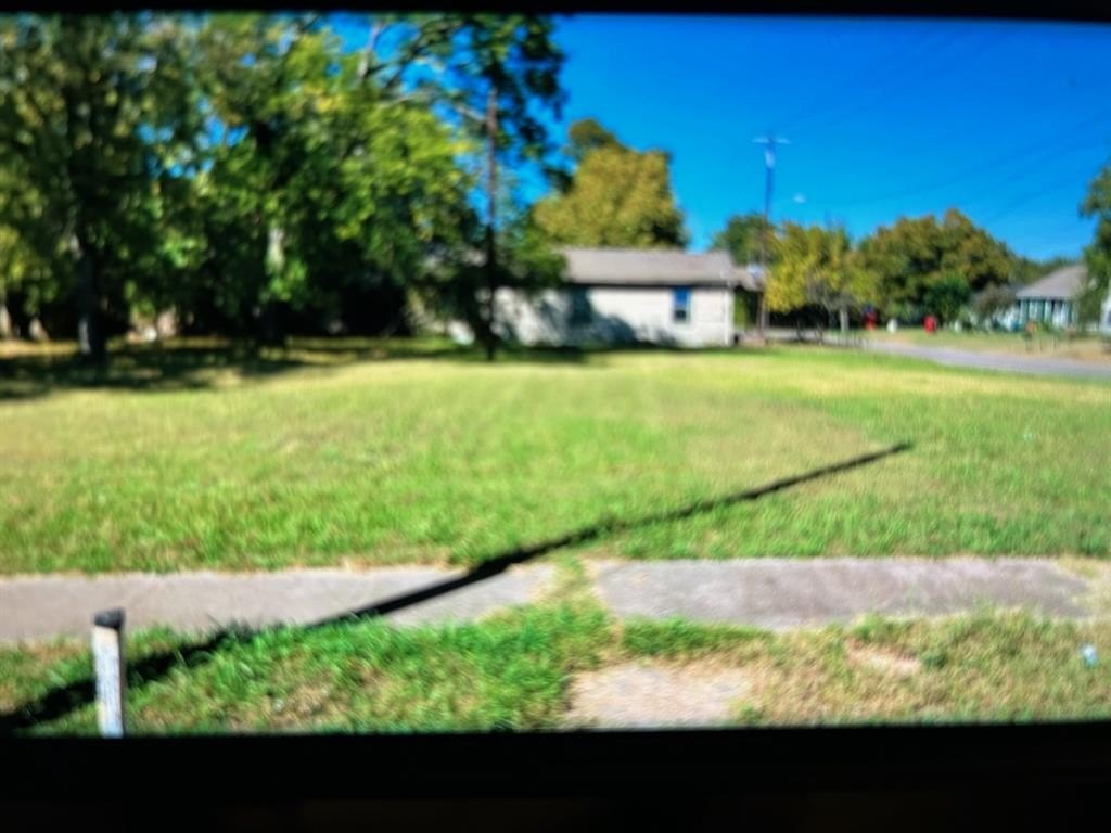 Plots and Land - 317 E College Street, Sherman, TX
