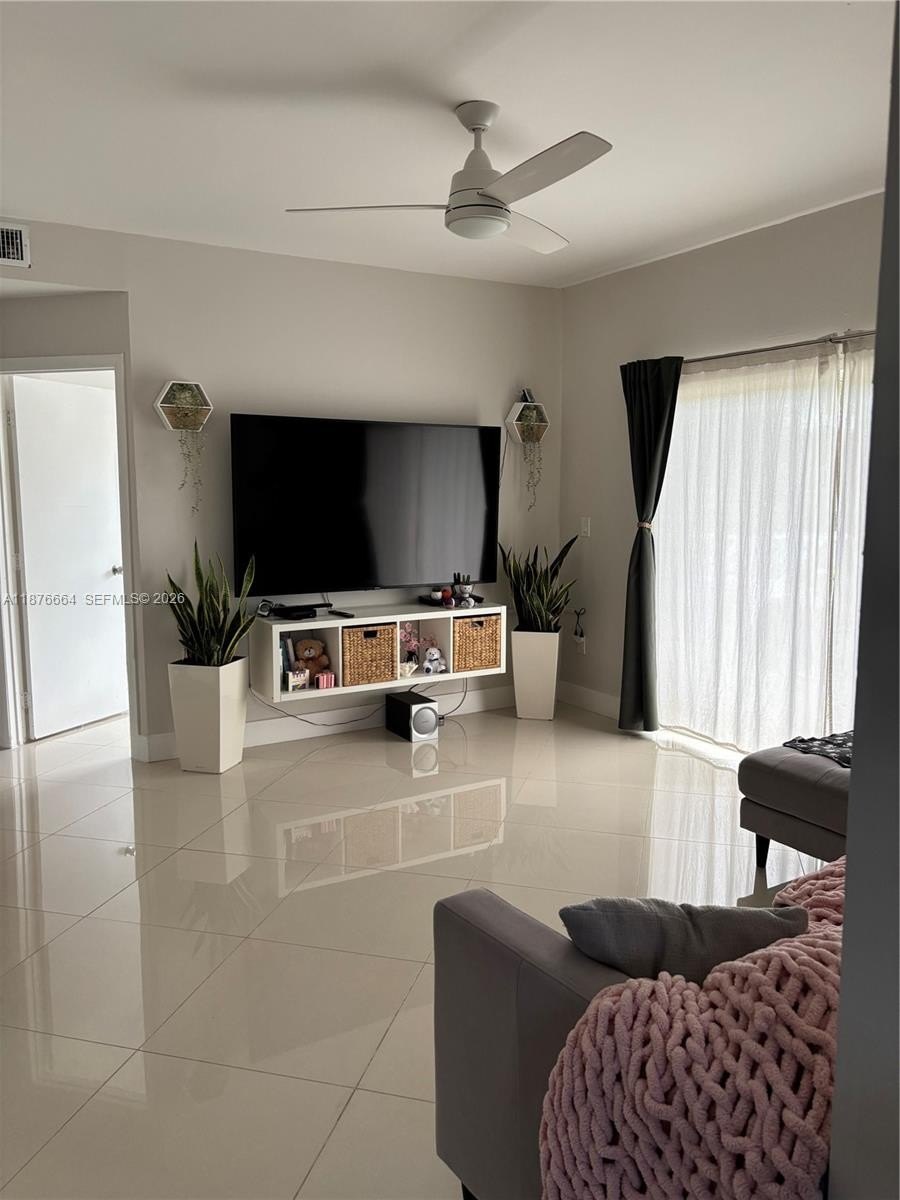 Condo 3BR 2BA - 1851 NW 96th Ter, Pembroke Pines, FL