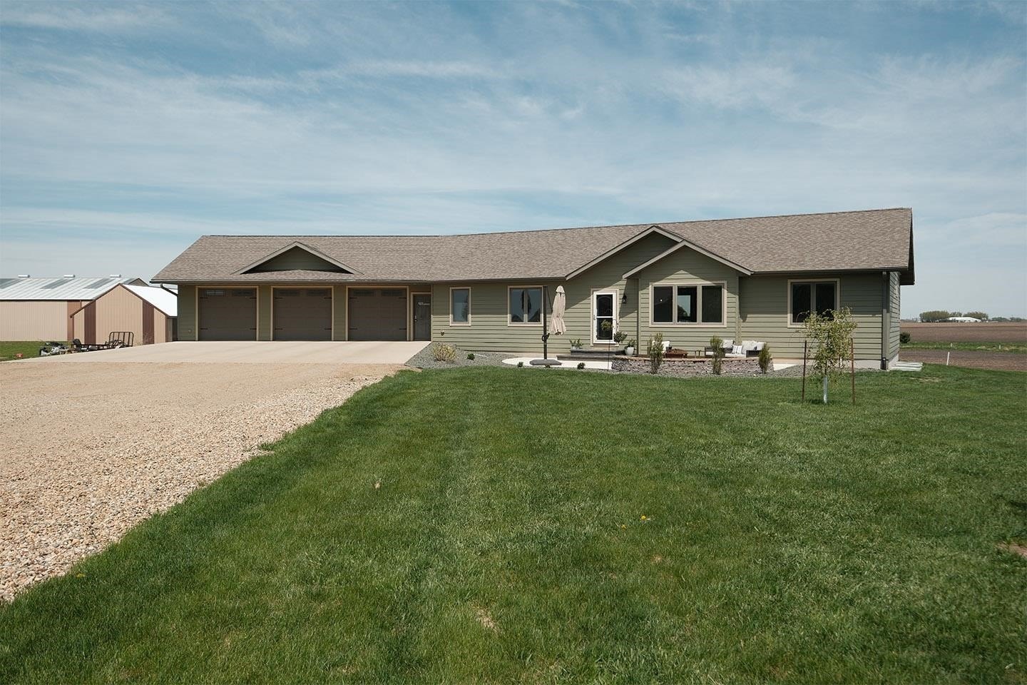 Single Family 5BR 3BA - 937 Maple Street, Granville, IA