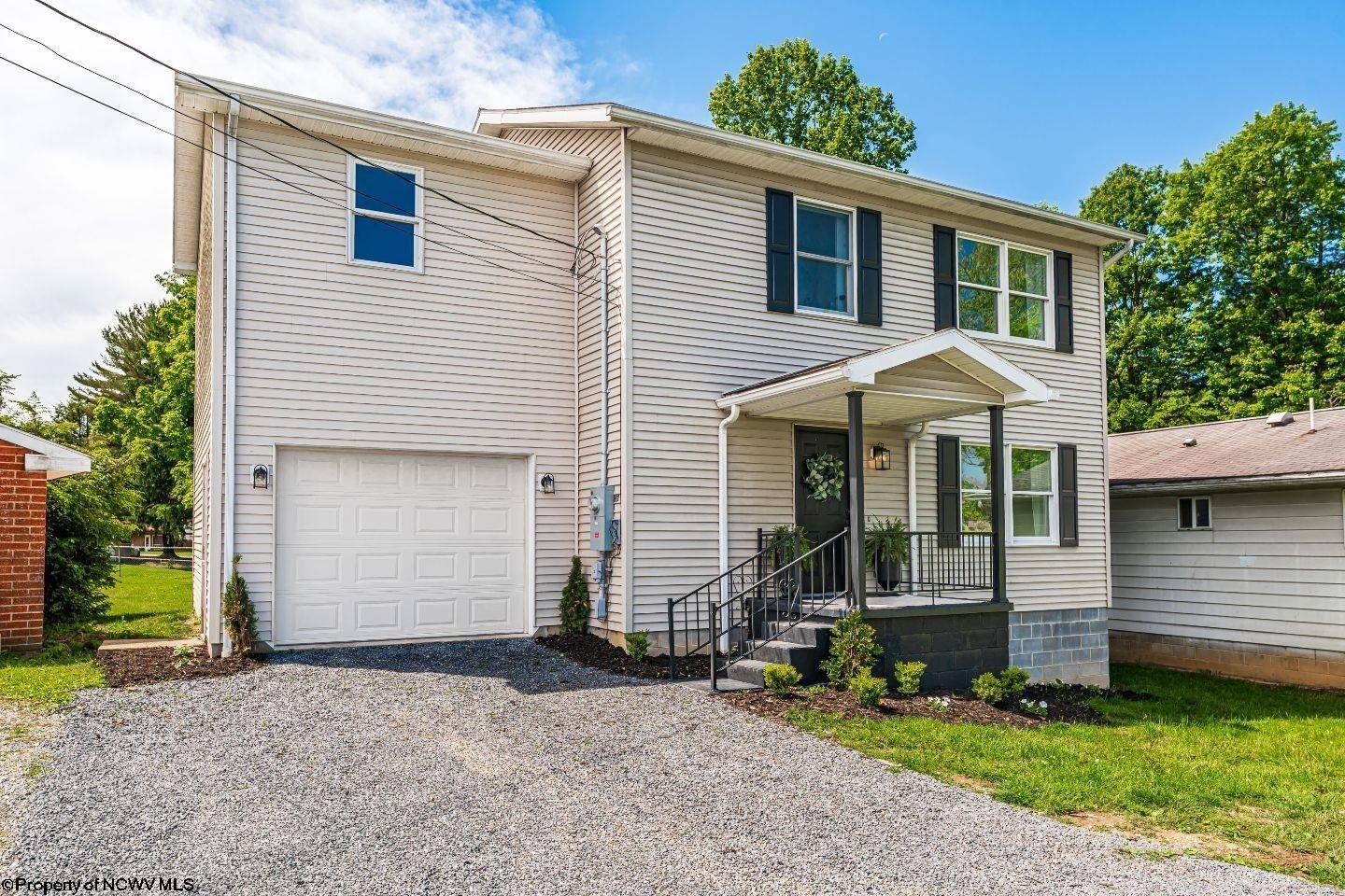 Single Family 4BR 3BA - 512 Wheeling Street, Morgantown, WV