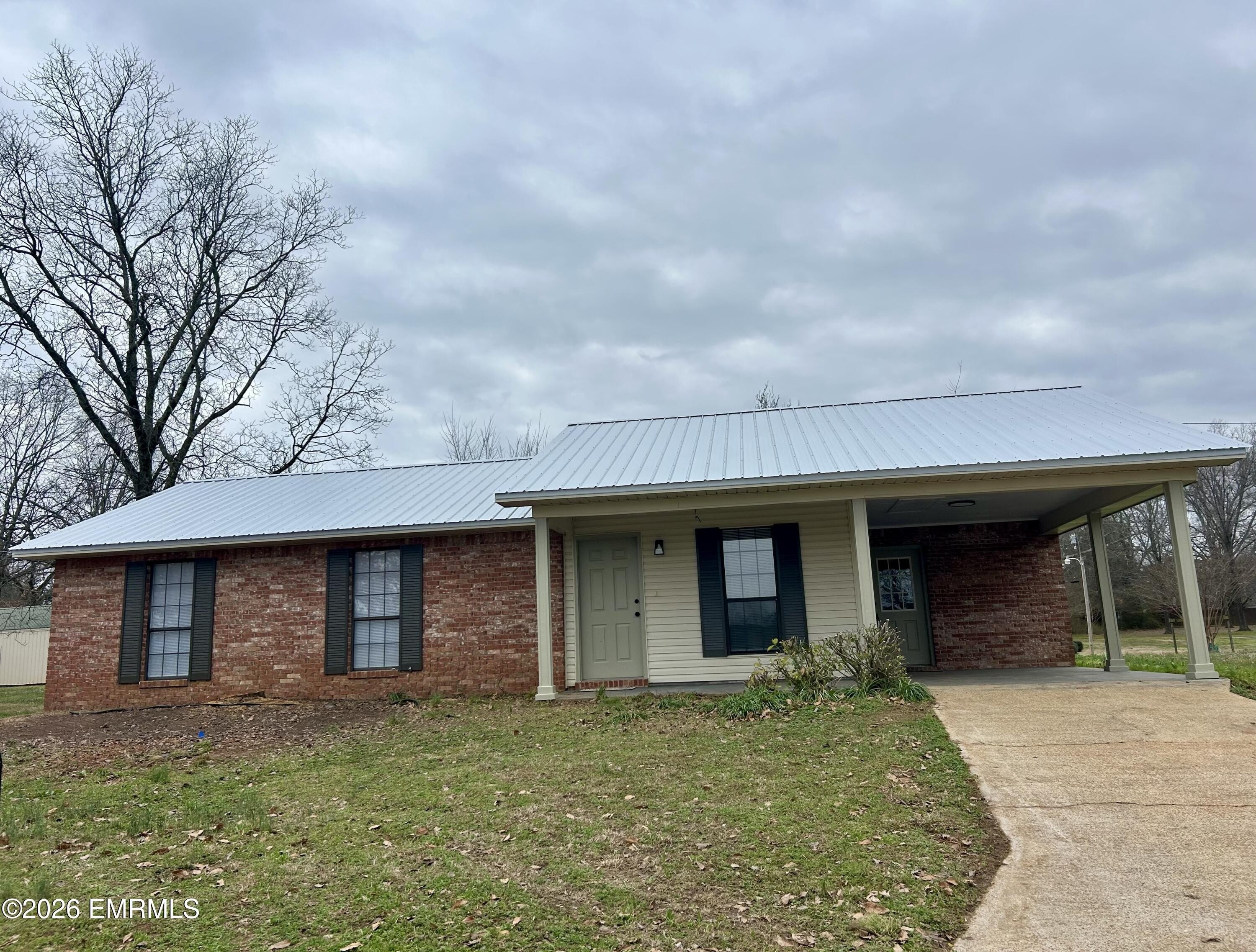 Single Family 3BR 2BA - 104 Martin Avenue, Philadelphia, MS