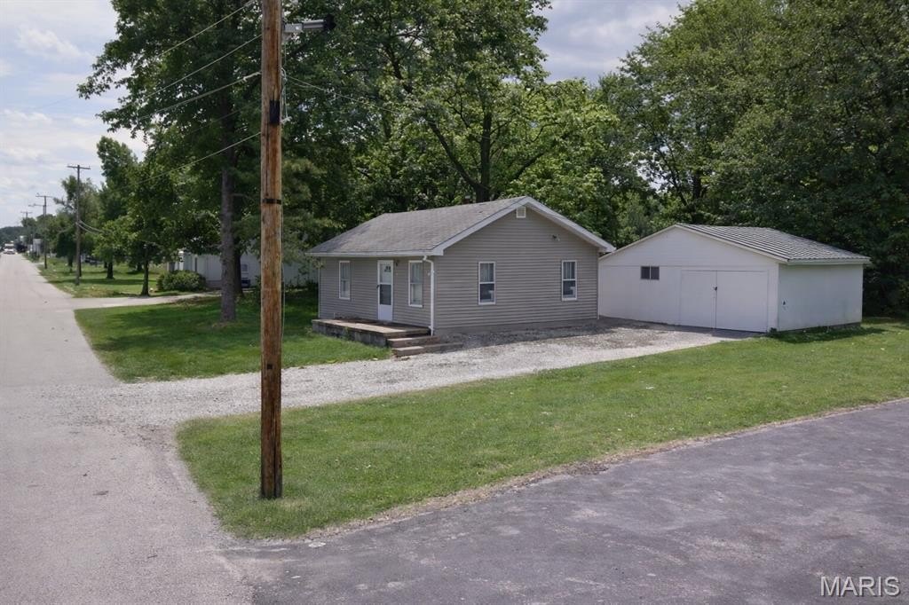 Single Family 3BR 2BA - 2272 Carol Street, East St Louis, IL