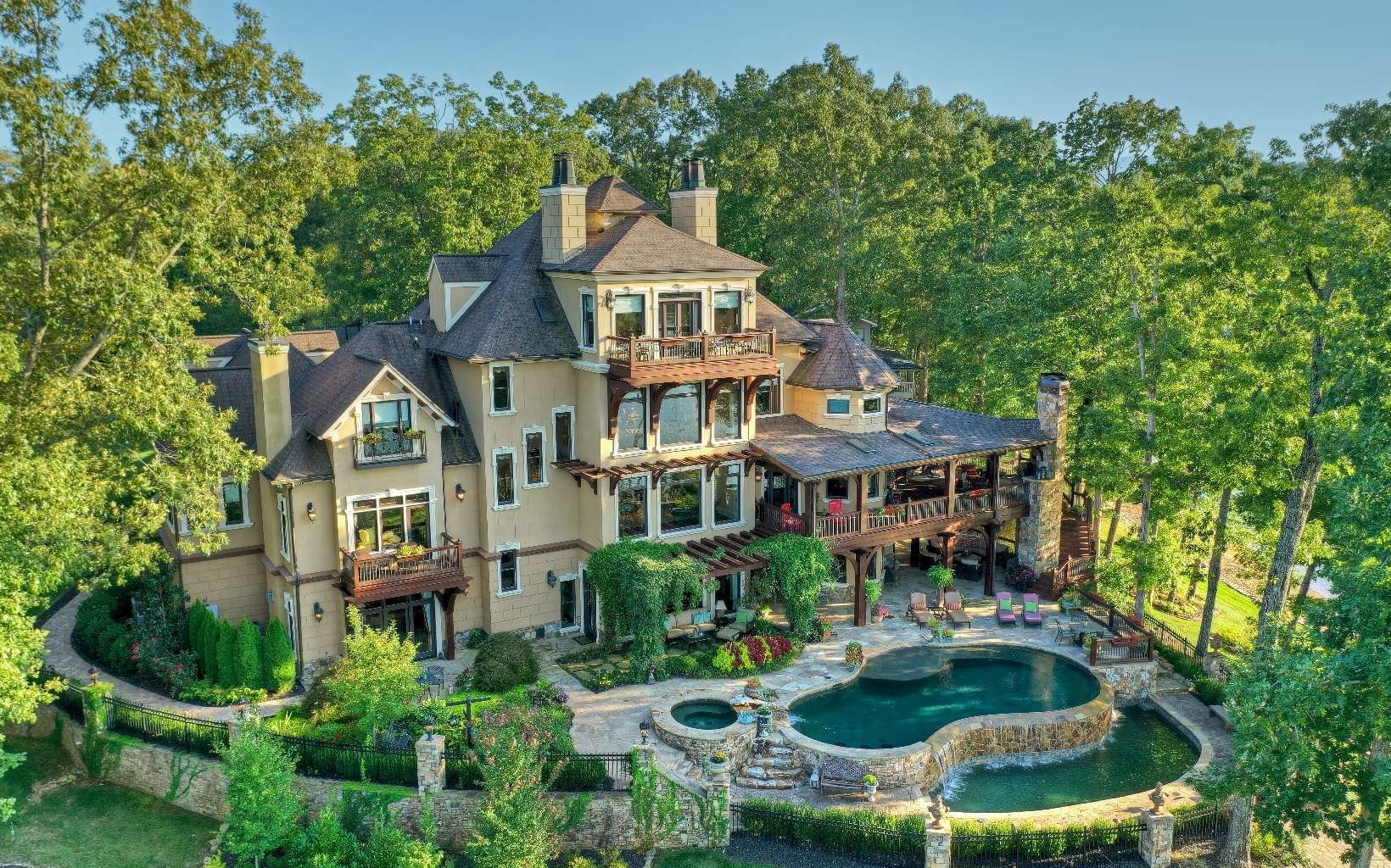 Single Family 6BR 8BA - 474 Stewart Camp Point Road, Blue Ridge, GA