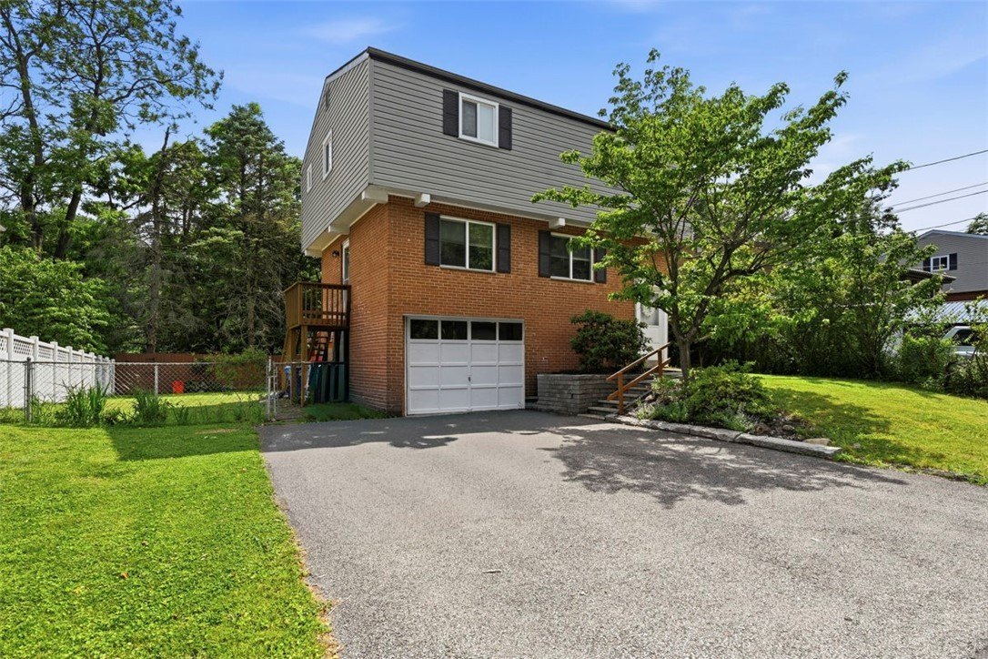 Single Family 3BR 3BA - 239 Golden Gate Dr, Verona, PA