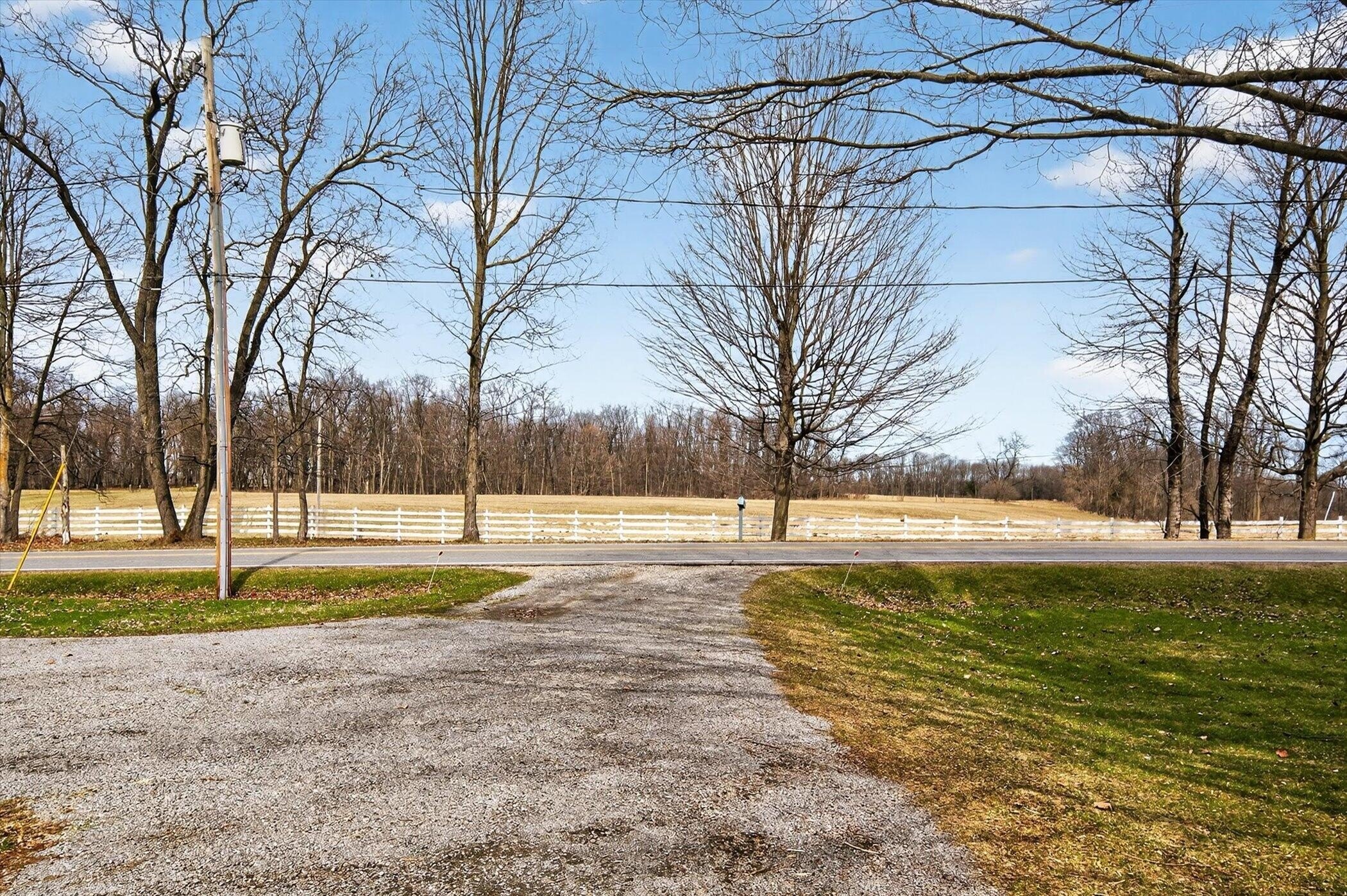 Single Family 4BR 3BA - 7001 Jefferson Road, Brooklyn, MI