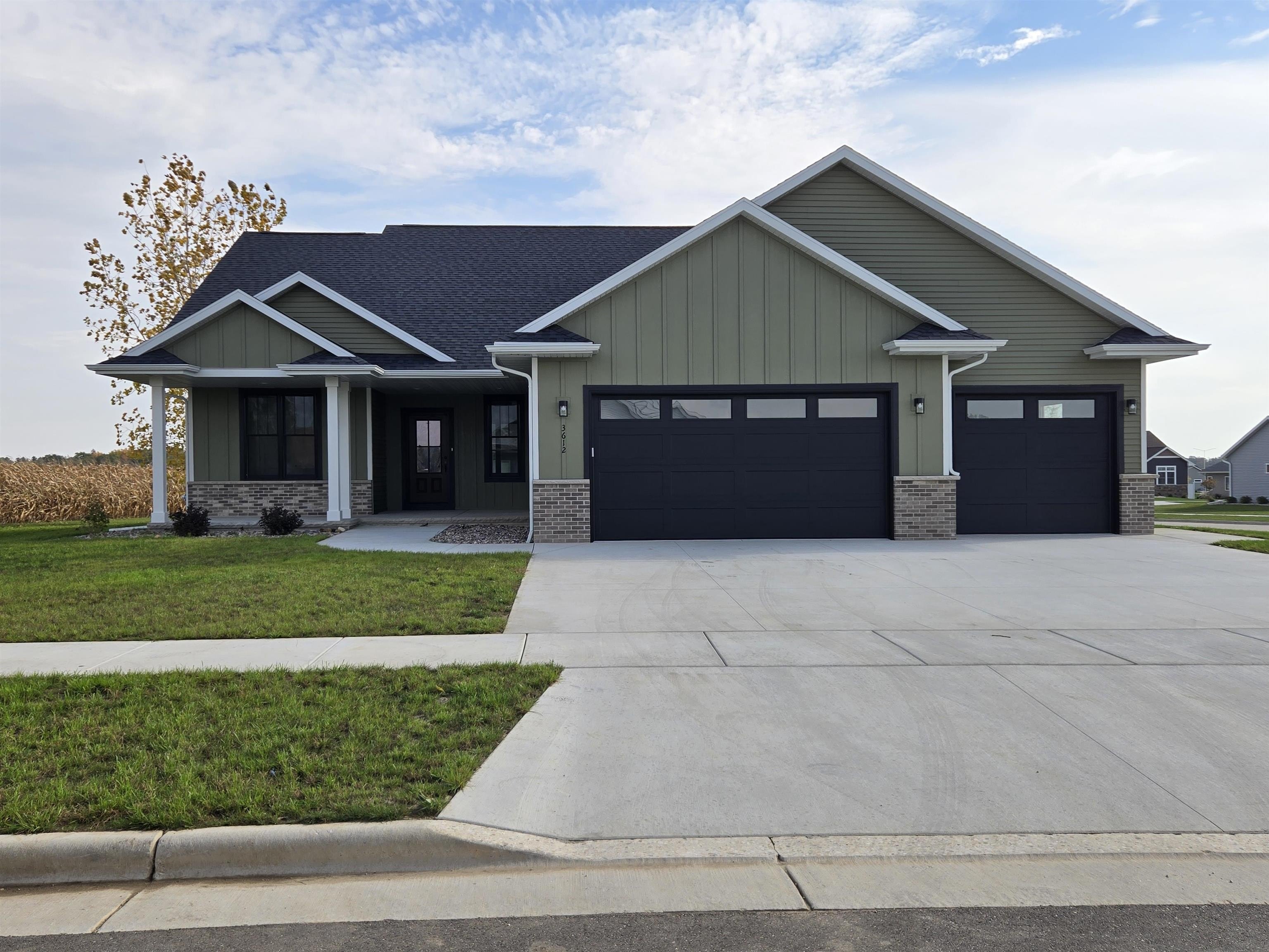 Single Family 3BR 4BA - Lot 15 Arbor Ridge Way Drive, Janesville, WI