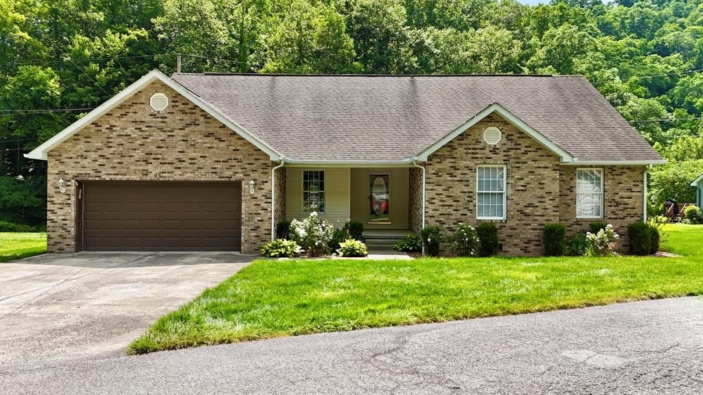 Single Family 3BR 2BA - 43 Country Oaks, Banner, KY
