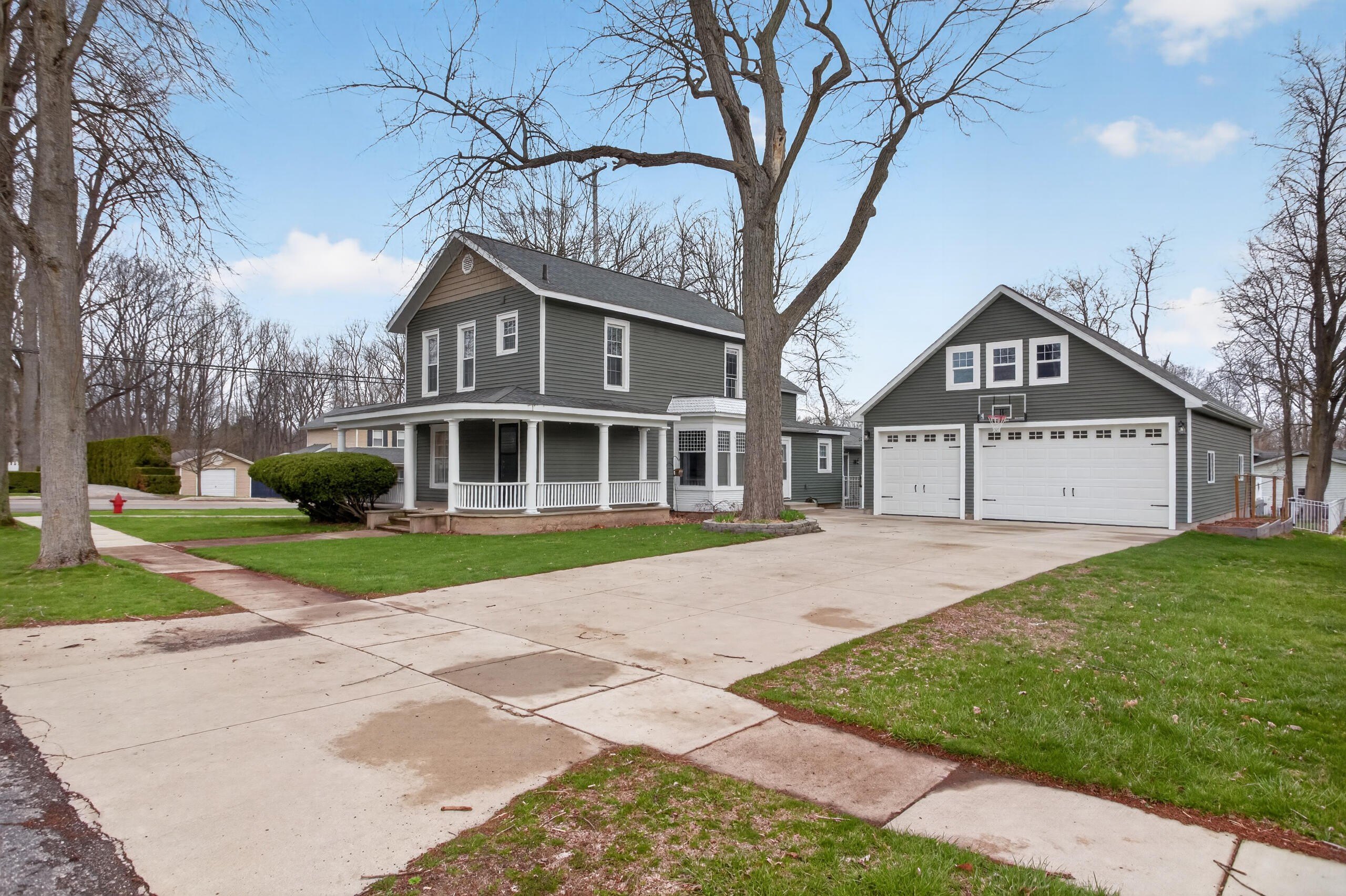 Single Family 4BR 2BA - 228 Chicago Street, Brooklyn, MI