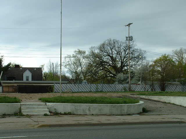 Single Family - 1415 E Michigan Avenue, Jackson, MI