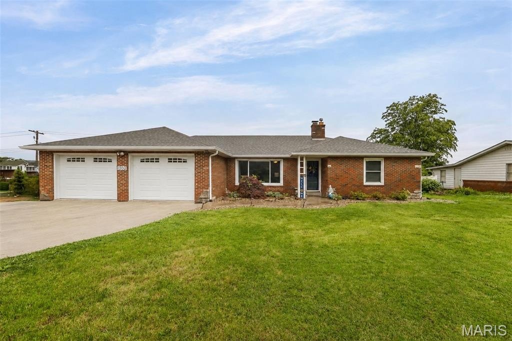 Single Family 3BR 2BA - 1202 Belleville Street, Lebanon, IL