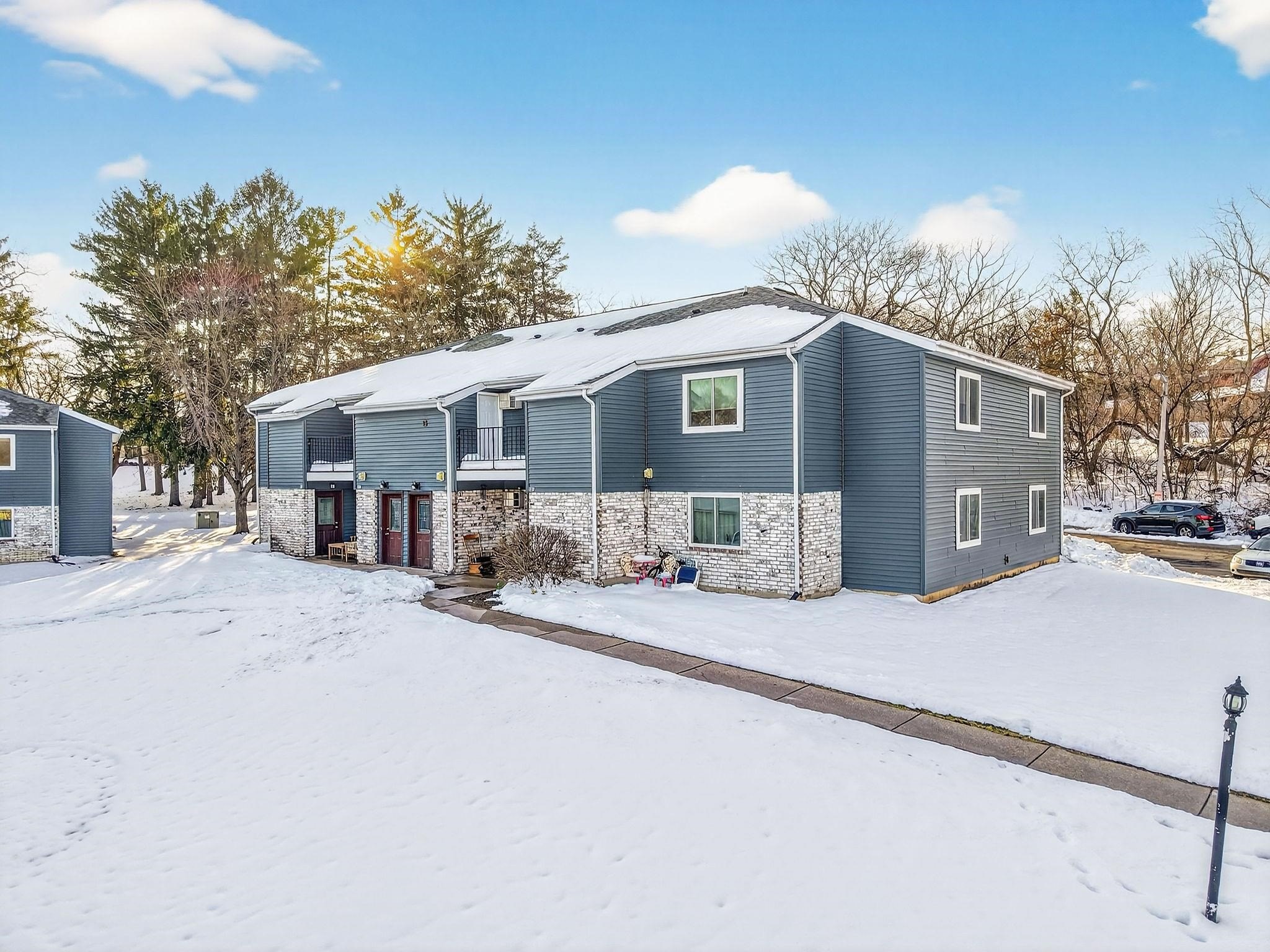 Condo 2BR 1BA - 904 Whispering Pines Way, Fitchburg, WI