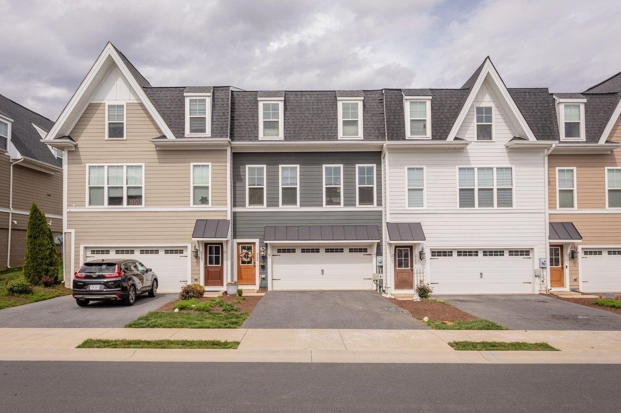 Single Family 3BR 4BA - 3255 CHARLESTON BLVD, ROCKINGHAM, VA