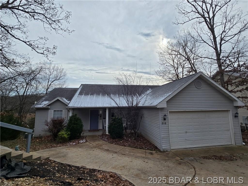 Single Family 5BR 4BA - 316 Albany Drive, Lake Ozark, MO
