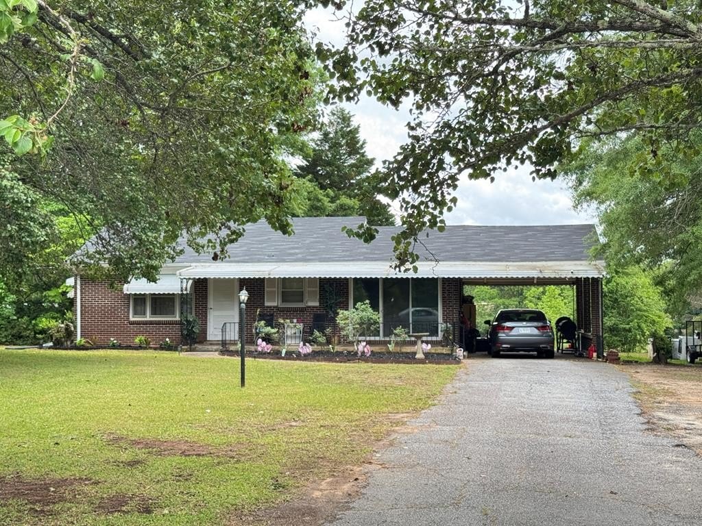 Single Family 2BR 1BA - 1507 McCormick Hwy, Greenwood, SC