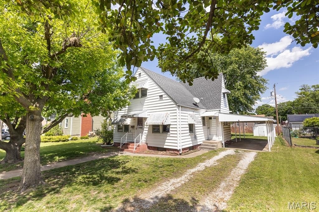 Single Family 2BR 2BA - 509 Tipton Avenue, Wood River, IL