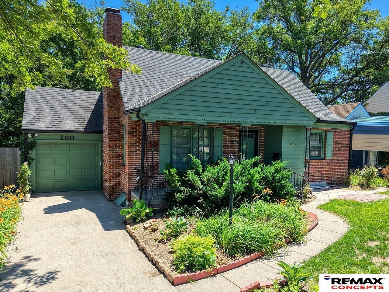 Single Family 2BR 2BA - 200 S Cotner Boulevard, Lincoln, NE