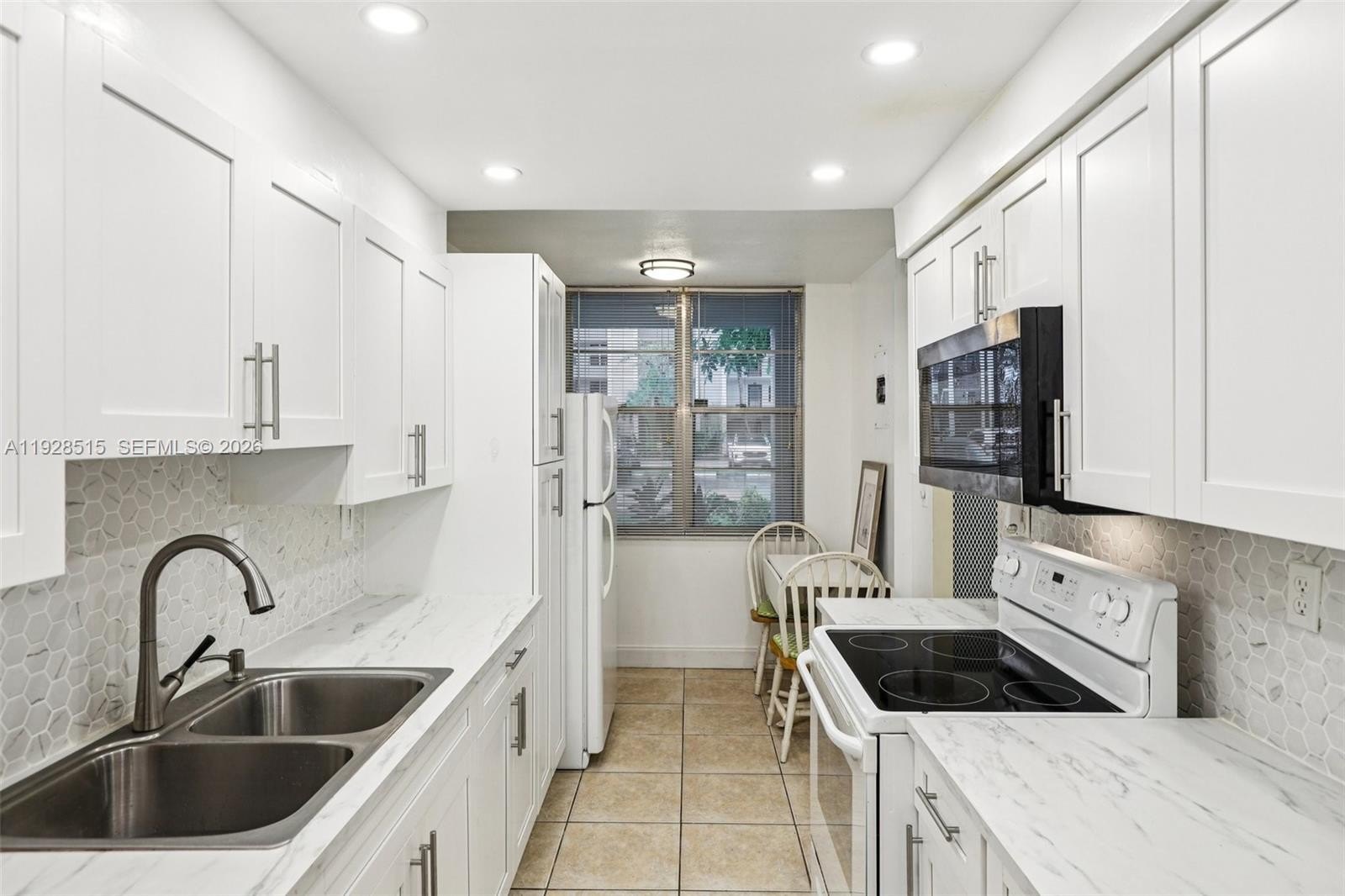 Condo 2BR 2BA - 2900 NW 48th Ter, Lauderdale Lakes, FL