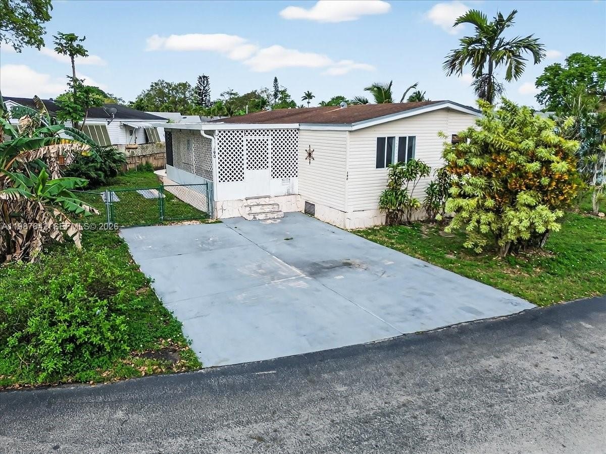 Manufactured Housing 2BR 2BA - 35250 SW 177th Ct, Homestead, FL