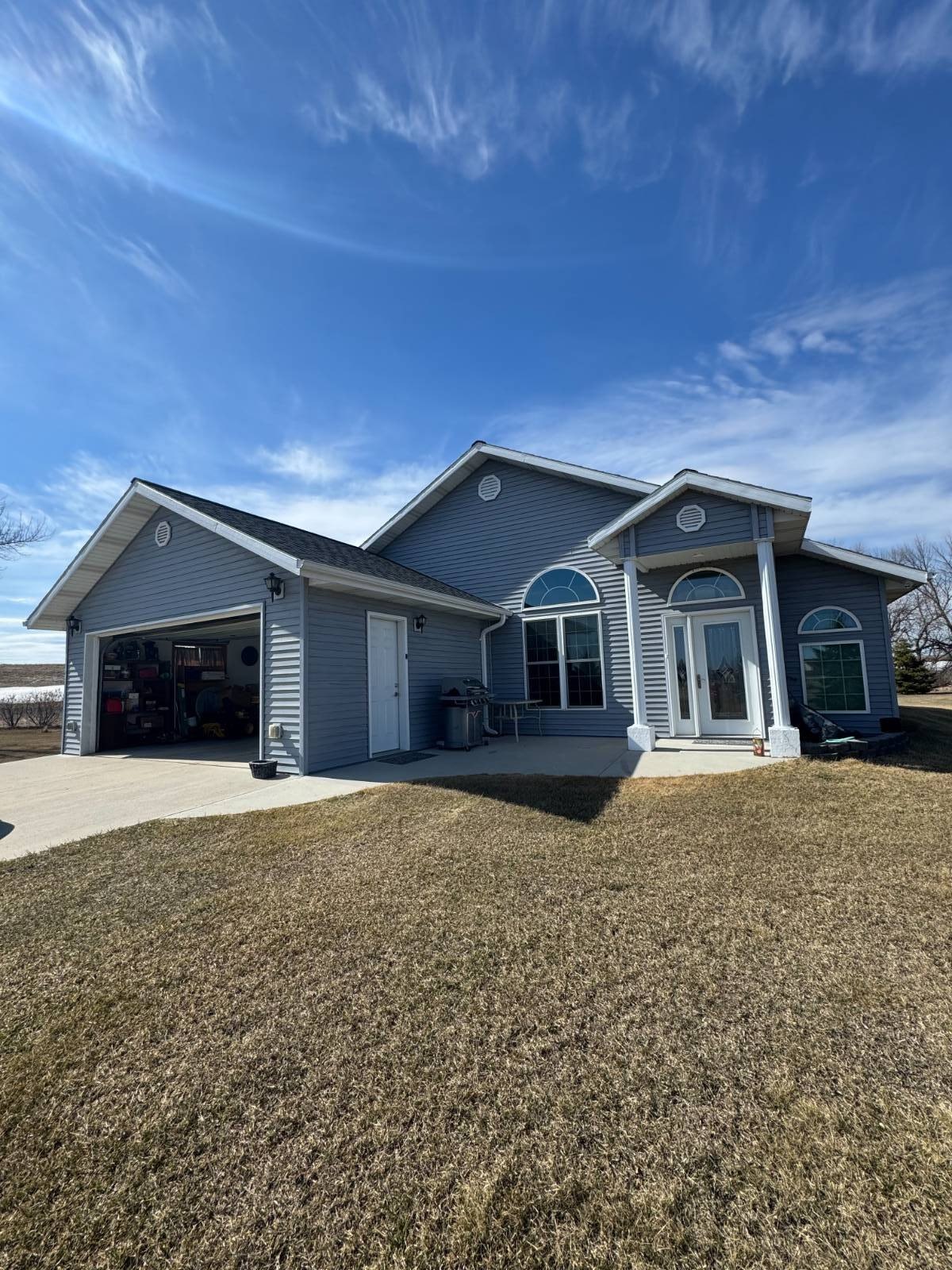 Single Family 3BR 2BA - 207 Touria Ln, Devils Lake, ND