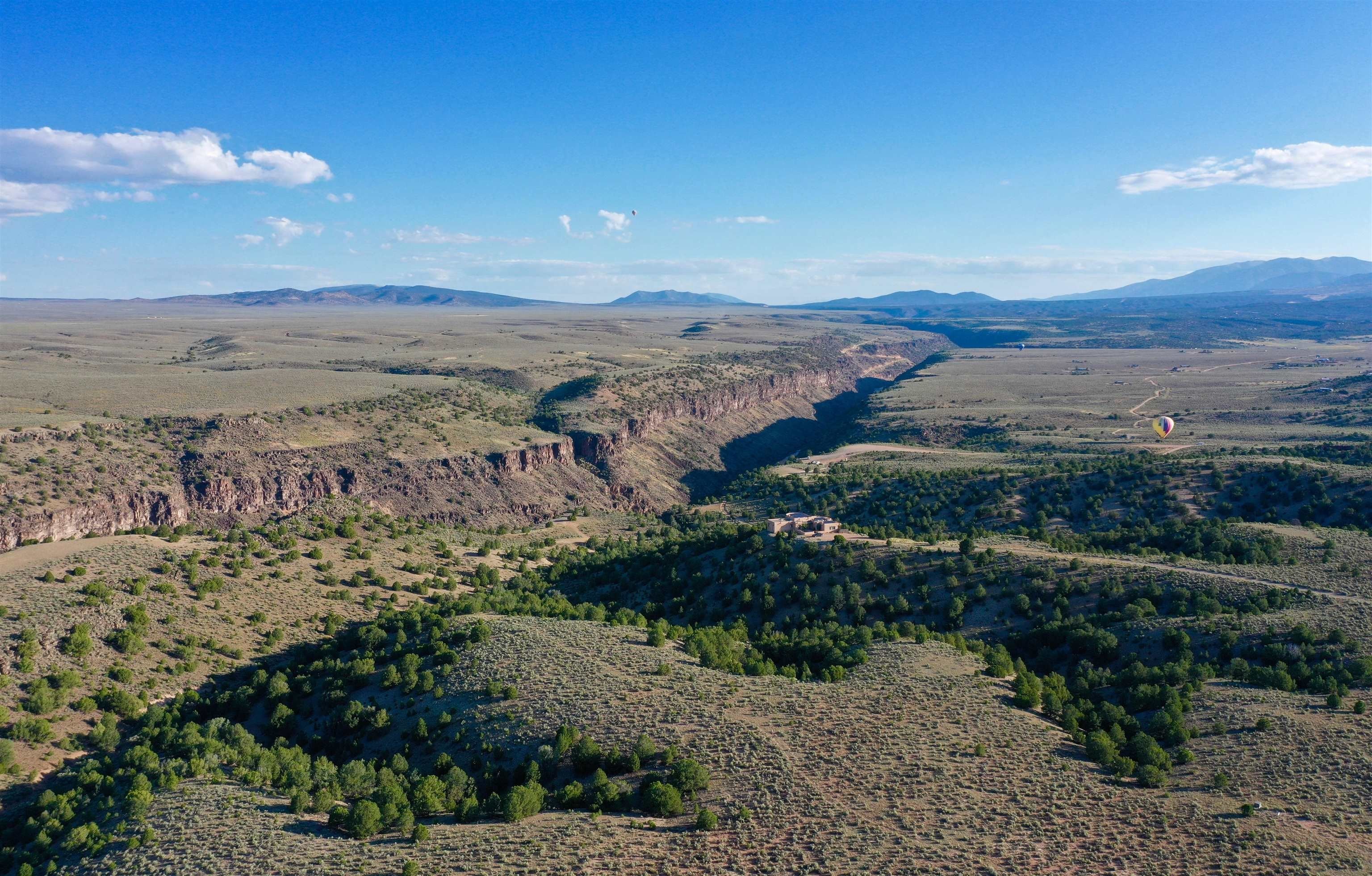 Plots and Land - Tract B 2 Calle Feliberto, Taos, NM
